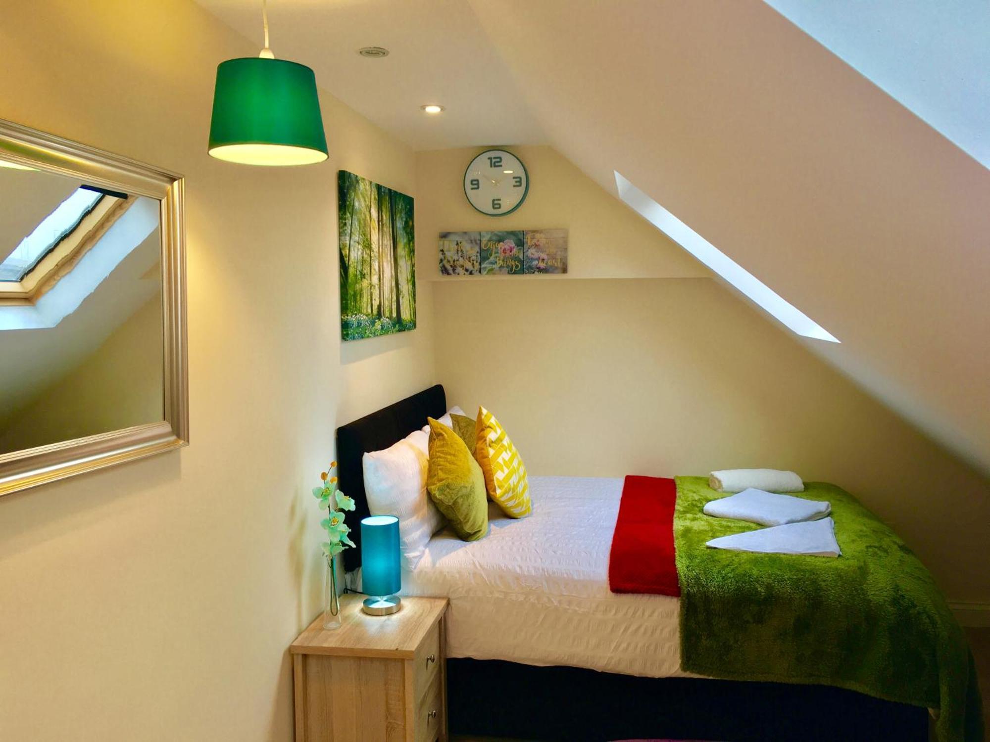 1 Bed Apartment,Recep,Kitchen,Bath Ίλφορντ Εξωτερικό φωτογραφία